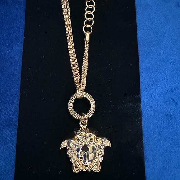 Authentic Versace Gold Chain Bracelet with Medusa Pendant✨ - Picture 4 of 8